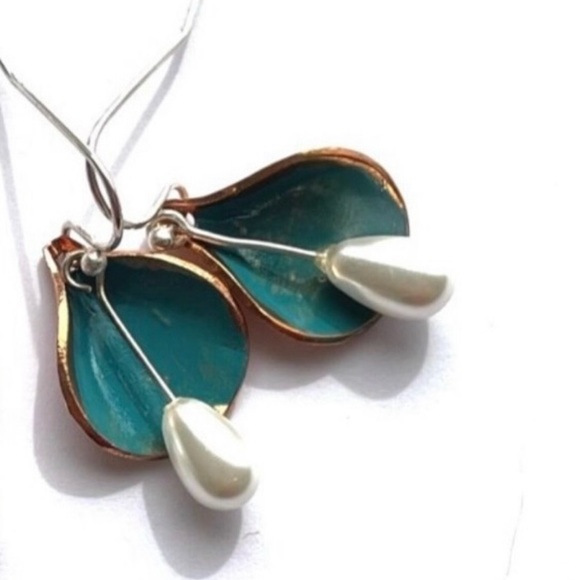 “Not a Silver Spoon” Shiny Turquoise Coated Copper Scoop Suspended Pearl Earring - Picture 2 of 7